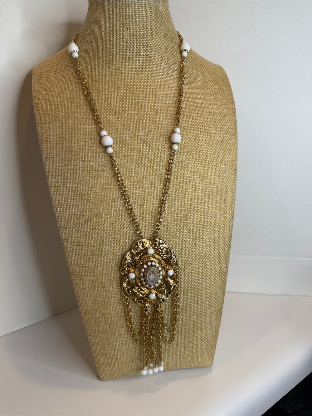 Vintage 1960’s Hobe Runway Medallion Necklace